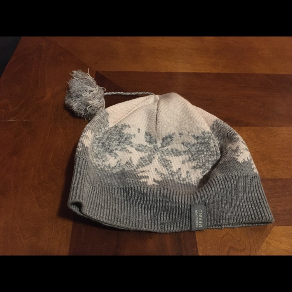Icebreaker Gray and White Knit Beanie